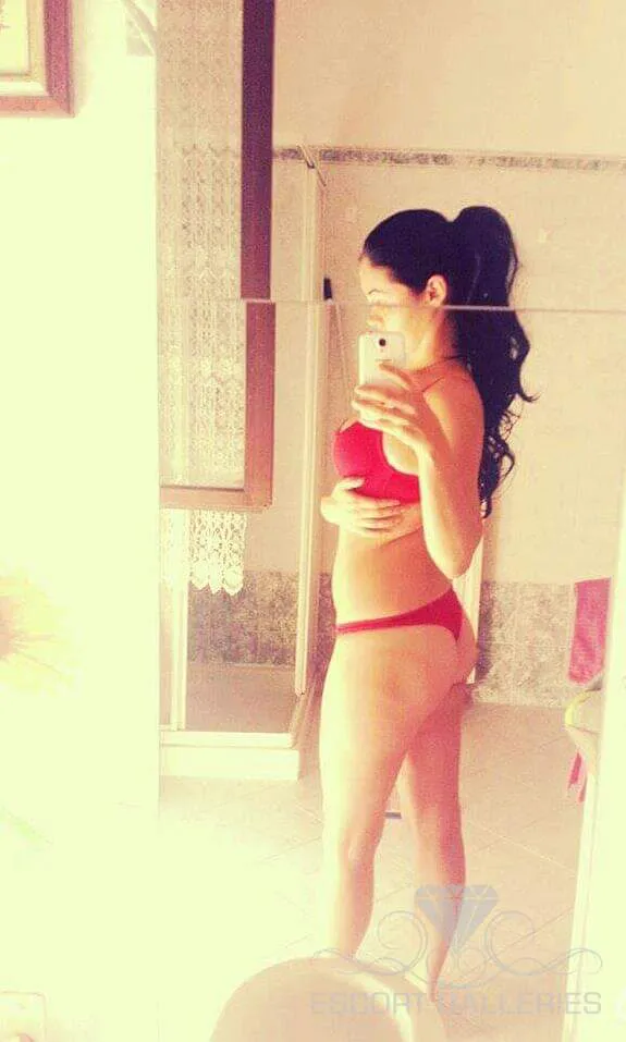 Escorts Turin, Italy null