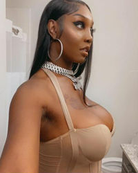 Escorts Brooklyn, New York Here visiting with 36DDD IMPLANTS & 9.5"
