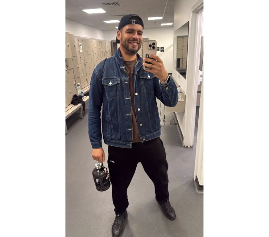 Escorts High Wycombe, England HENRY TOP BIG