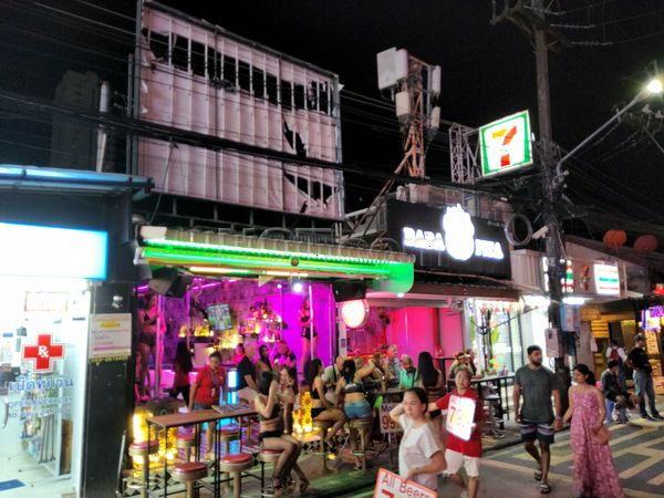 Beer Bar / Go-Go Bar Patong, Thailand Infinity Bar