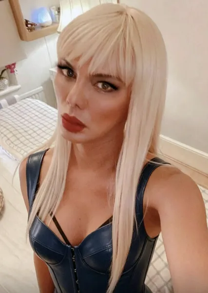 Escorts London, England Honey
