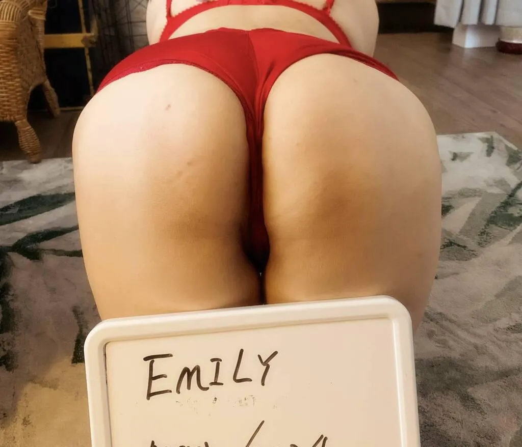 Escorts Montreal, Quebec Emily