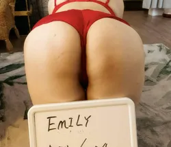 Escorts Montreal, Quebec Emily