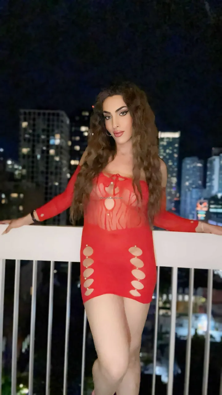 Escorts Montreal, Quebec Mayaqueen