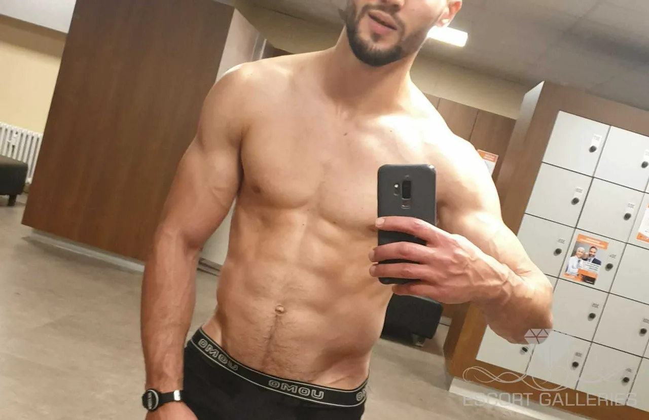 Escorts Dusseldorf, Germany Karim