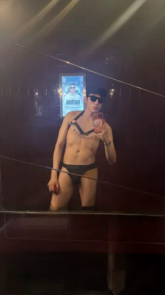 Escorts Montreal, Quebec HandsomeDexter