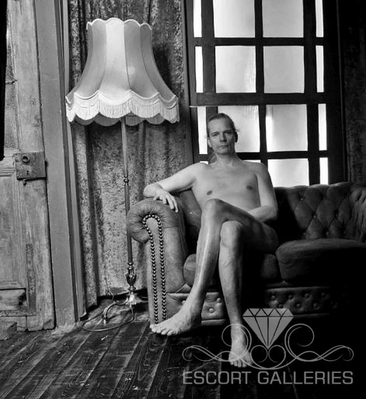 Escorts Dusseldorf, Germany null