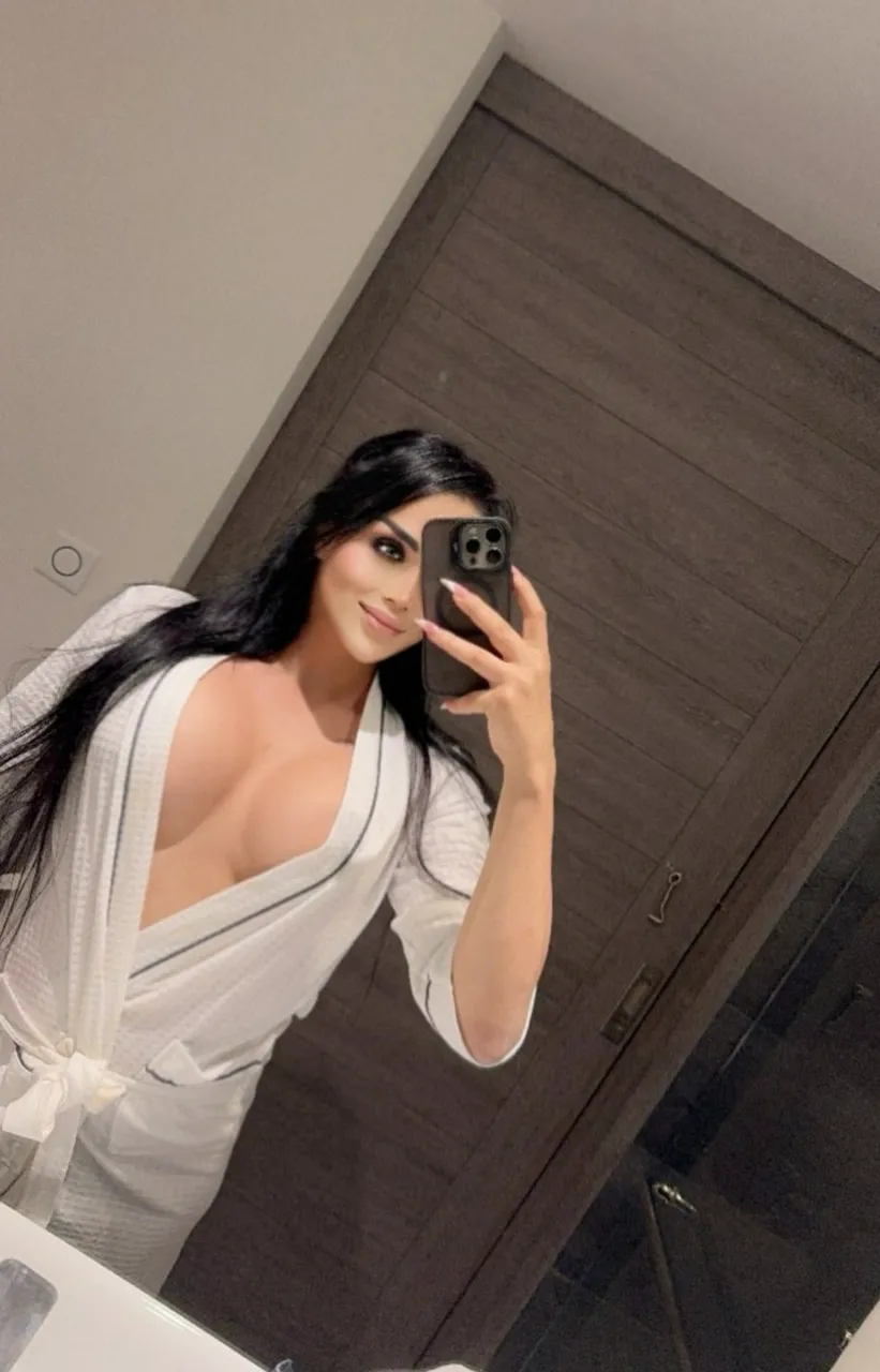 Escorts Istanbul, Turkey Bella_ISTANBUL dominant 🦶🏻عمة