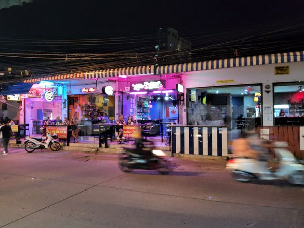 Beer Bar / Go-Go Bar Pattaya, Thailand Little Bee Bar