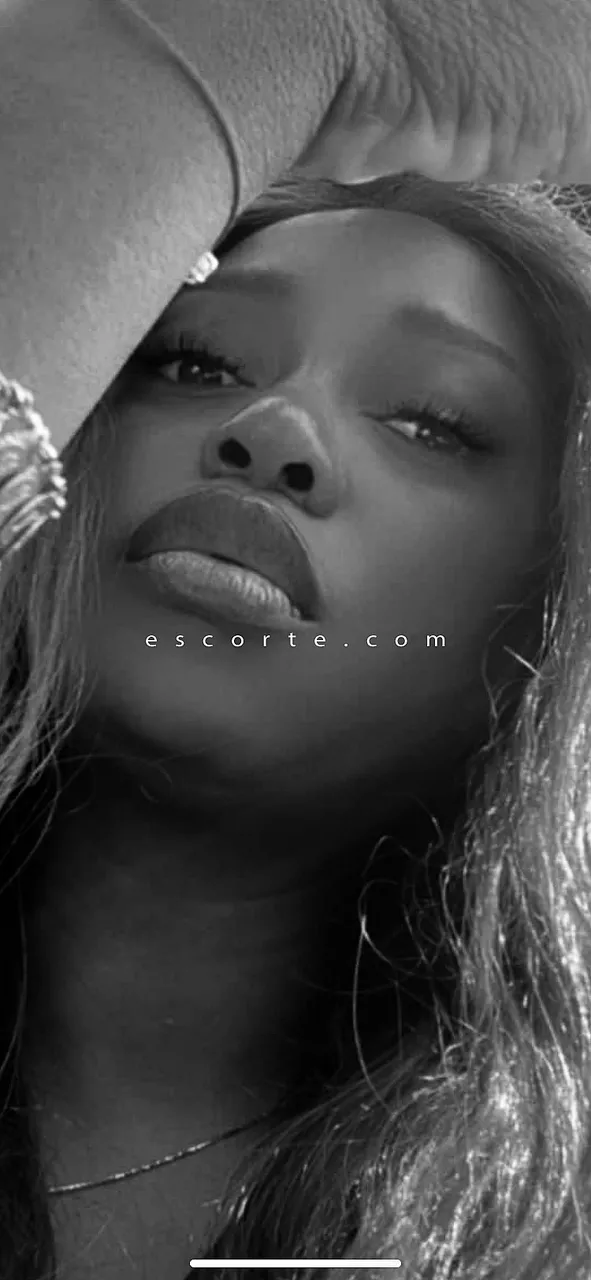 Escorts Bordeaux, France Linda