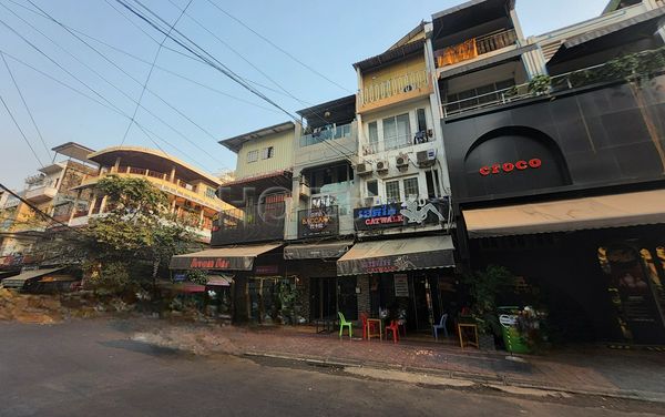 Beer Bar / Go-Go Bar Phnom Penh, Cambodia Catwalk
