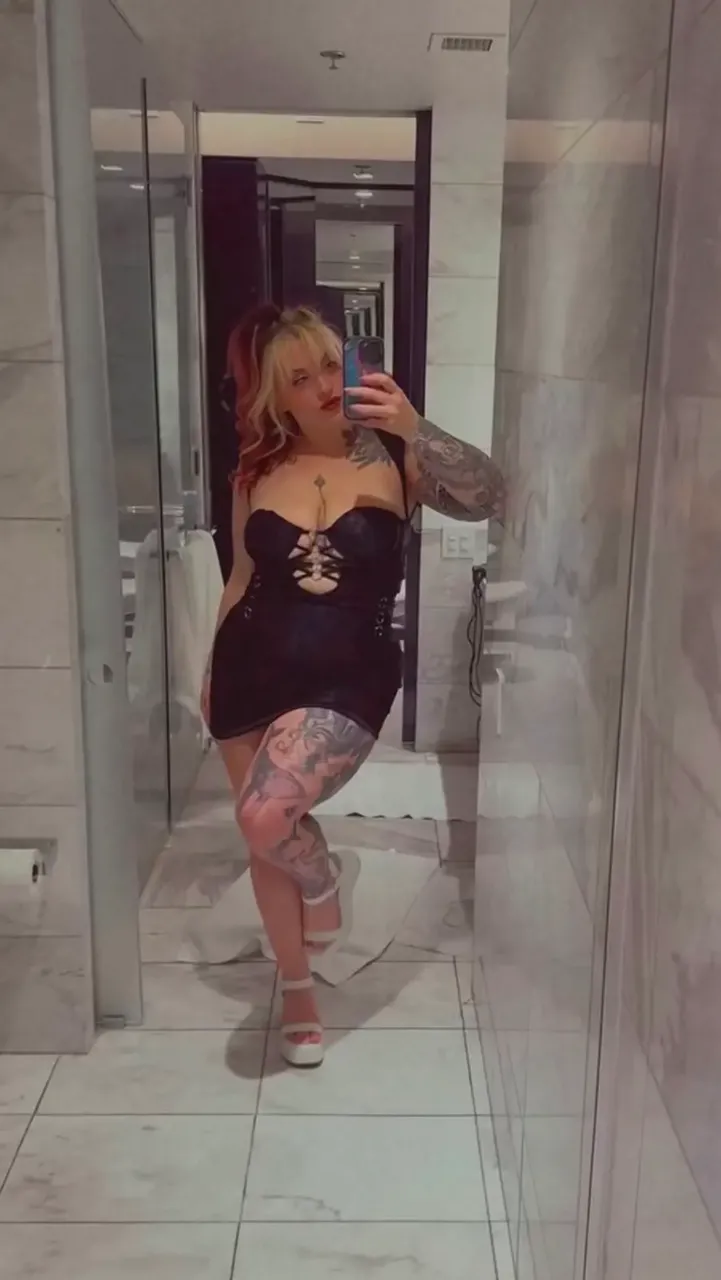 Escorts Edmonton, Alberta Nicole Jayy