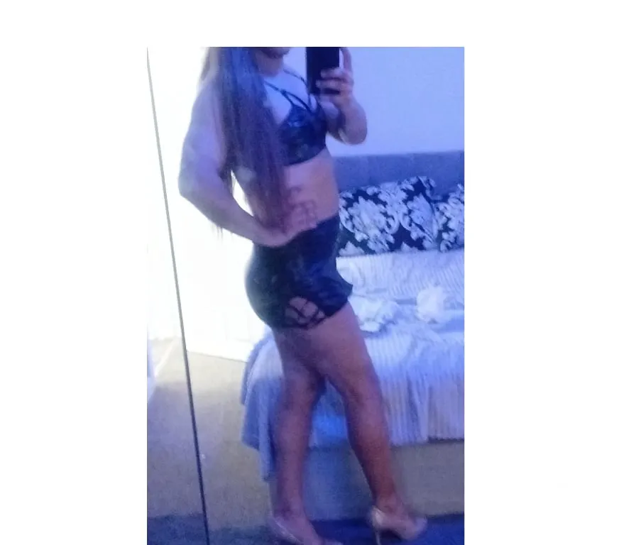 Escorts Bierley, England Hi guys I'm Peter call me enytime 24 7