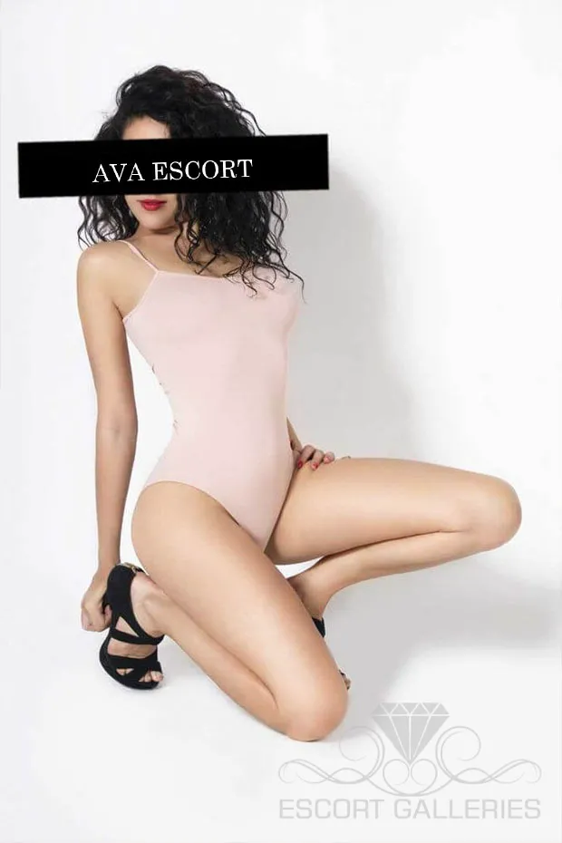 Escorts Dusseldorf, Germany Kiara