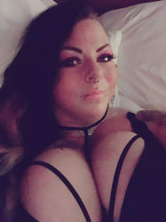 Escorts Peoria, Illinois Visiting and AVAILABLE 3/27 LATE AFTERNOON ON Curvy/SuperKinky