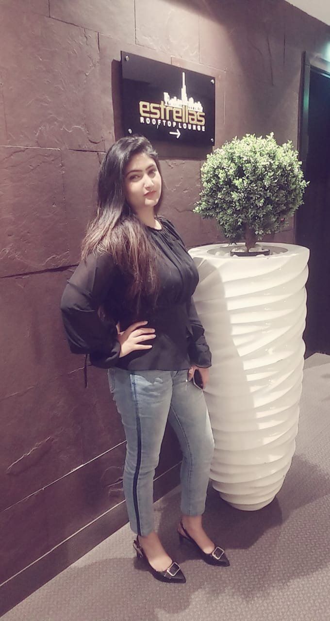 Escorts Dubai, United Arab Emirates Anshika Busty Milf