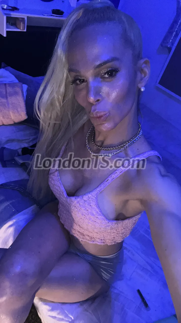 Escorts London, England Tayra Oliveira