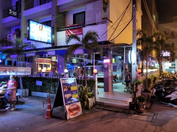 Beer Bar Ban Phatthaya Tai, Thailand Garden Beer Bar