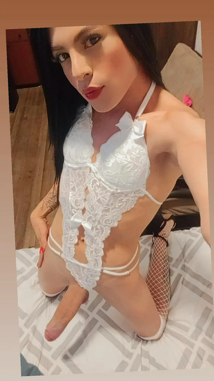 Escorts Sacramento, California sexy top