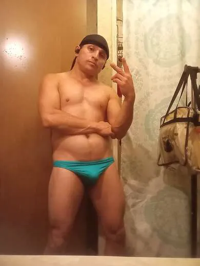 Escorts Forest, Mississippi Clean and discrete latino