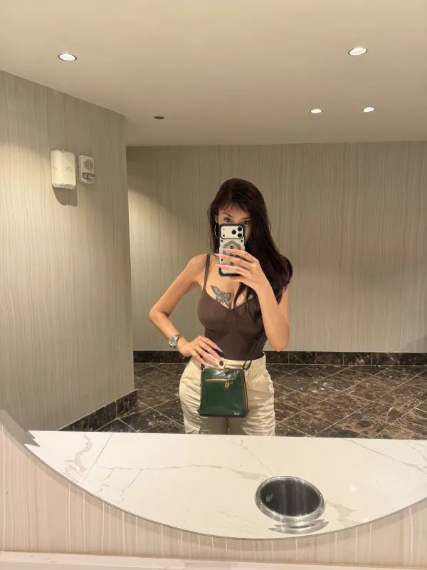 Escorts Manhattan, New York sixta