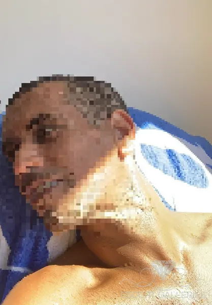 Escorts France LetsMeetandShare