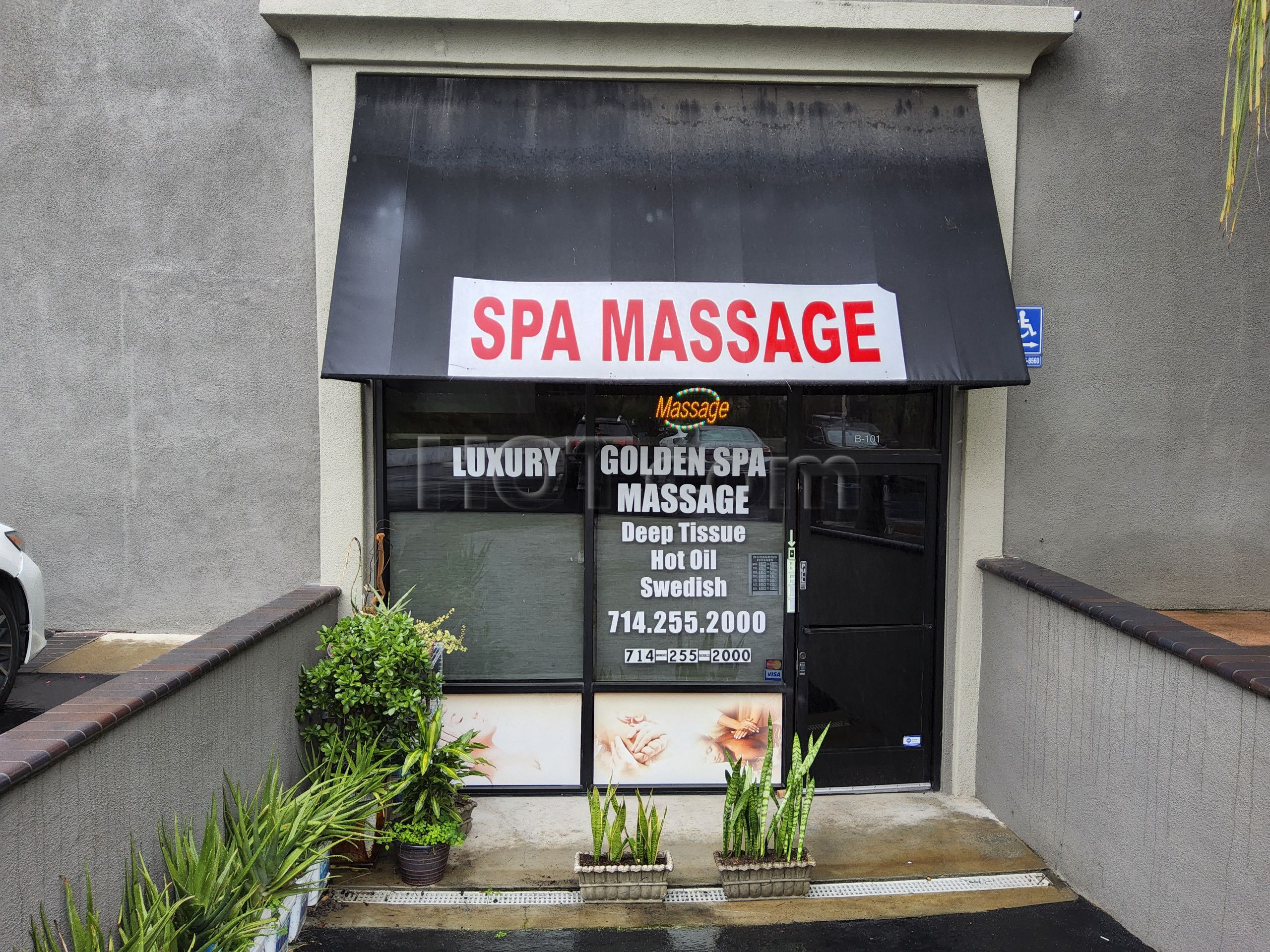 Brea, California Luxury Golden Spa Massage