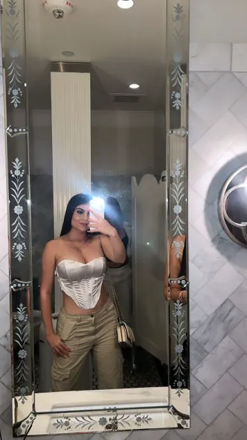 Escorts Orlando, Florida Blanca dulce colombiana | Joven y