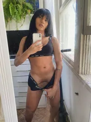 Escorts Chicago, Illinois Nahomy