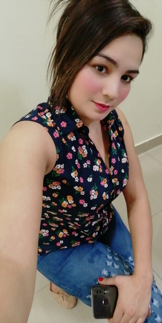 Escorts Sharjah, United Arab Emirates Parvi Indian Girl