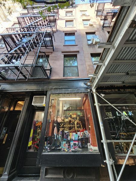 Sex Shops Manhattan, New York Lamore lingerie